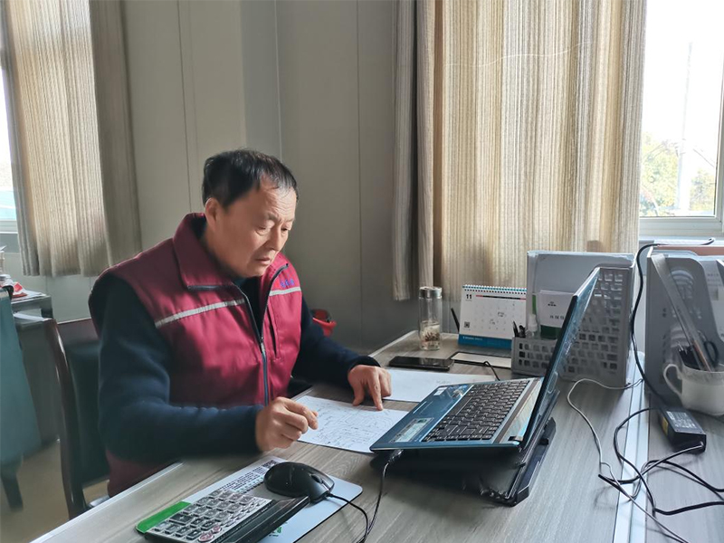 默默耕耘，悄然綻放